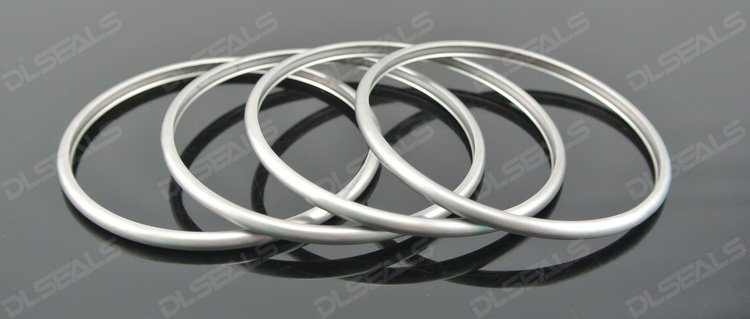 Metal sealing ring C-ring (inward facing)