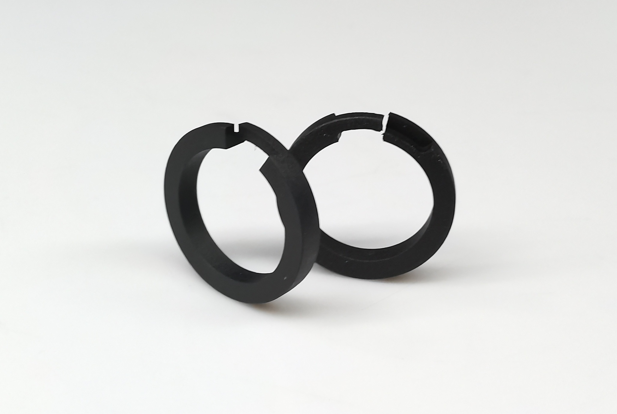 PTFE + Carbon Fiber + Molybdenum Disulfide: A Revolutionary Composite for Dynamic Sealing