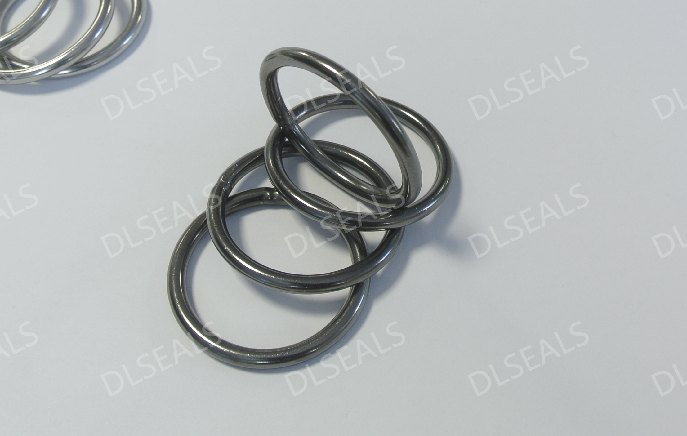 Selection and application of metal rings in high temperature environments